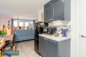 Kitchen- click for photo gallery
